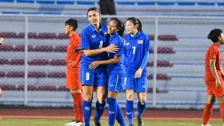 dt-nu-thai-lan-vs-dt-nu-singapore-2-min_11zon