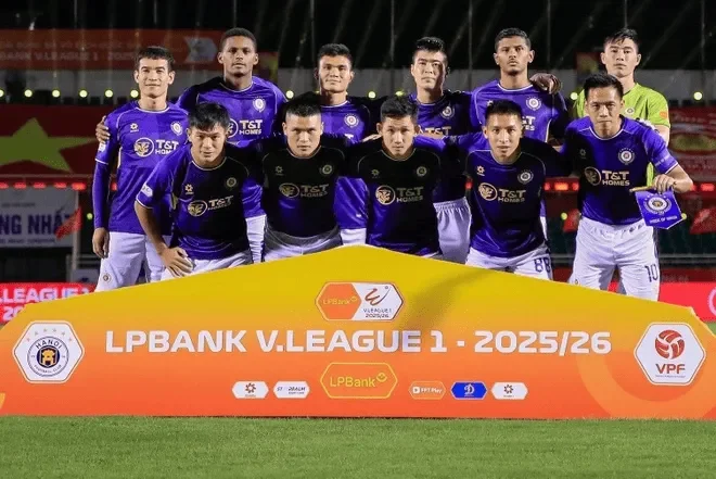 hlv-brian-stock-chinh-thuc-gia-nhap-clb-ha-noi_11zon